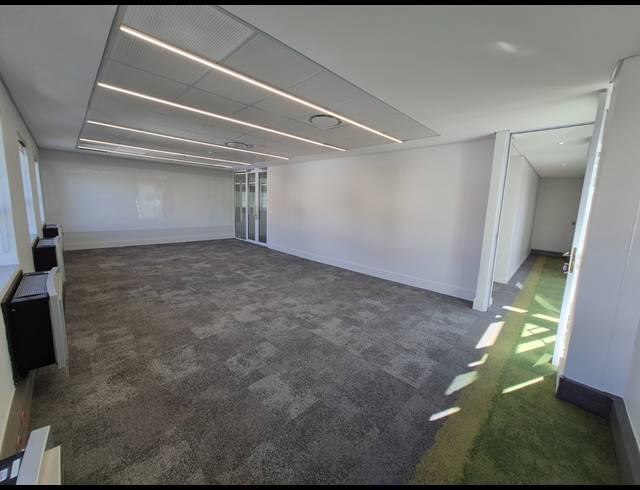 666M² OFFICE TO LET IN WOODMEAD